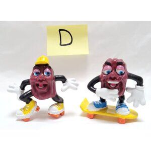 Lot of 2 Vintage California Raisins Skater & Roller Skating PVC Figures - Lot D